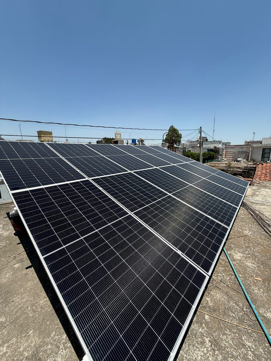 Detalle de módulos fotovoltaicos